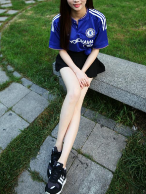 拉扯布料摩擦花缝流水  扣着她的腰凶猛的撞入