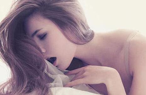 盲人按摩师马淑芬老马笔趣阁/按摩师把我按的水出来了