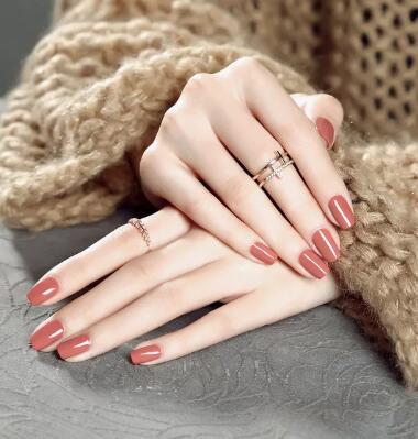 双手是女生的第二张脸 女生3个不经意的动作，手指关节会变粗！