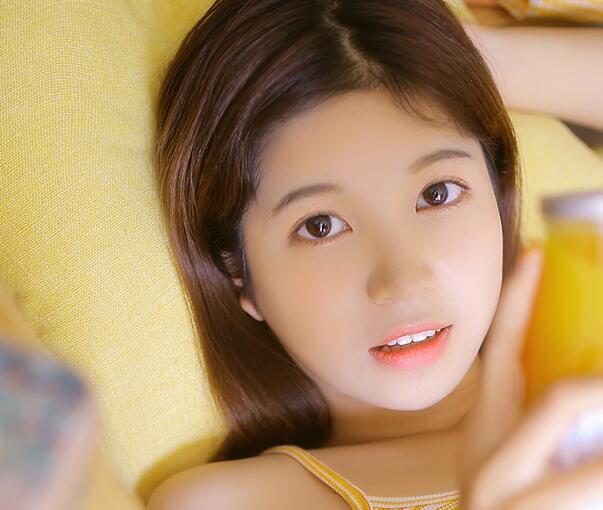 男朋友把我腿打开了 让我用按摩棒 塞着不准拿出来