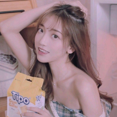 订婚戒指戴哪个手指？女生订婚戒指戴哪只手的手指上图片图解