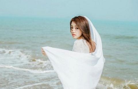 他搂着她的腰不断的冲刺  好了宝贝别叫了不疼的