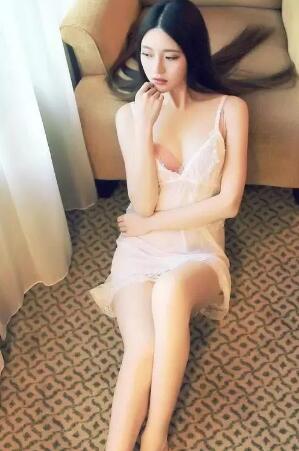 傻子变聪明了继续装傻的小说叫啥？杨薇和刘川，呃 快点舔一舔那个豆豆