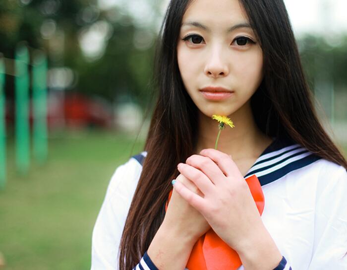 宝贝我想你用嘴做 乖握着它把它吃下去