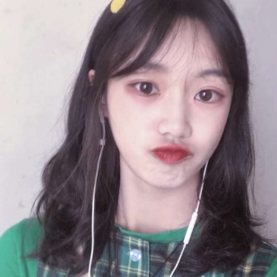 抖音最火的伤感句子  随他吧不再纠结也就清净了。