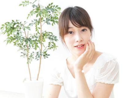 用下面把葡萄挤出来喂我    啊哼轻一点啊太大了