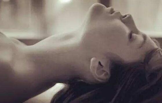 让男按摩师打蝴蝶，按摩师用手指送我到高峰|老马吞了下口水，平复一下体内的燥热