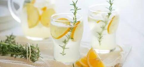 护肤不要盲目 破解那些真假难辨的美容传言！