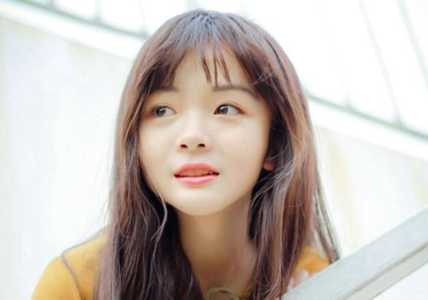 男同桌放学骗我去他家 一下课男生就把我拉进厕所...