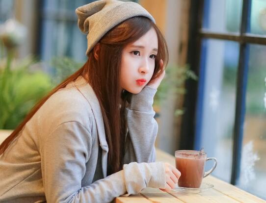 我们班男生都扒胸罩和内裤	一下课男生就把我拉进厕所