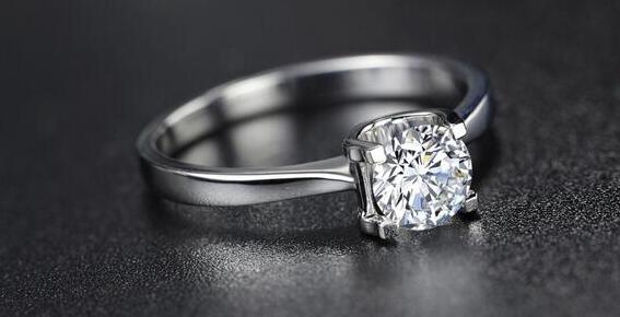 铂金戒指怎么选 付出真心的戒指总是最珍贵的