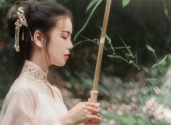 小姑娘叫我开她的嫩包 一晚上要了小姑娘三次