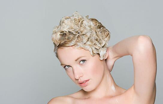 掉头发往往是因为这些错误 压力大也会影响掉头发