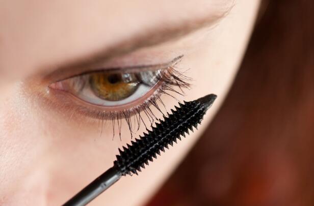 睫毛膏可以用多久 睫毛膏干了怎么恢复