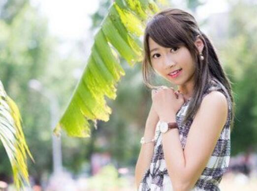 家教男朋友抱着我在教室做 好硬好大啊用力啊好烫