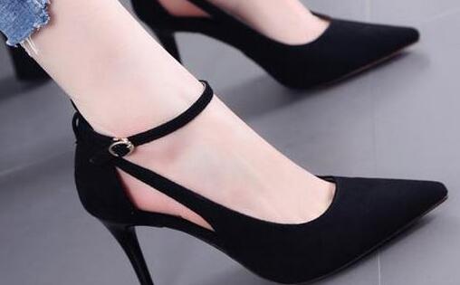高跟鞋不合脚怎么办？穿高跟鞋不累小窍门