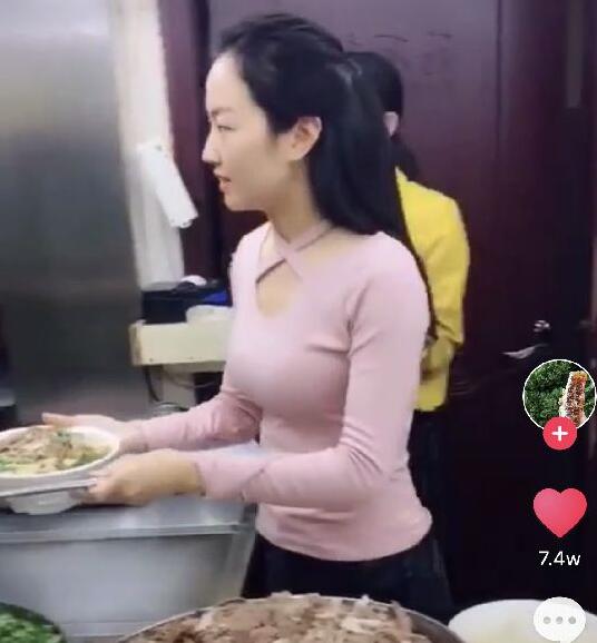 抖音“最美女老板”全网走红 网友称你的饭店不火没道理