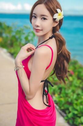  徒弟放松为师进不了h&不断地用手搓揉着女友那圆鼓鼓的高耸