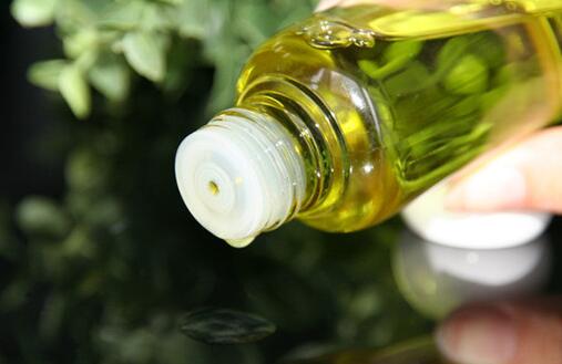 卸妆油怎么用 卸妆油正确使用步骤