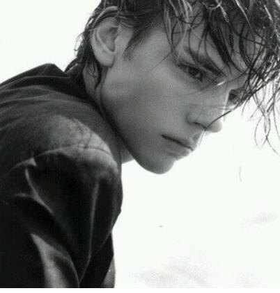 扣住她的腰撞得越发凶猛_在她面前展示雄风|捏撞击满全文阅读