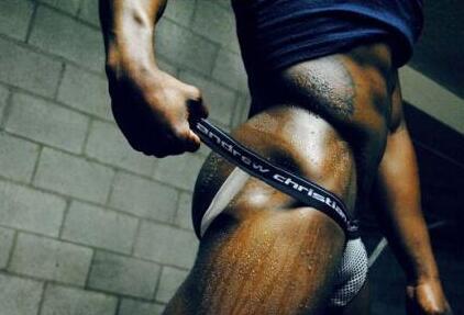 男朋友是黑人很长，一个漂亮女孩和她的外教