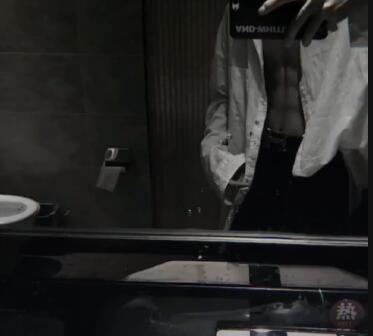 老汉开花苞 沉腰将他的灼热推入体内 重重的撞向她最敏感那点