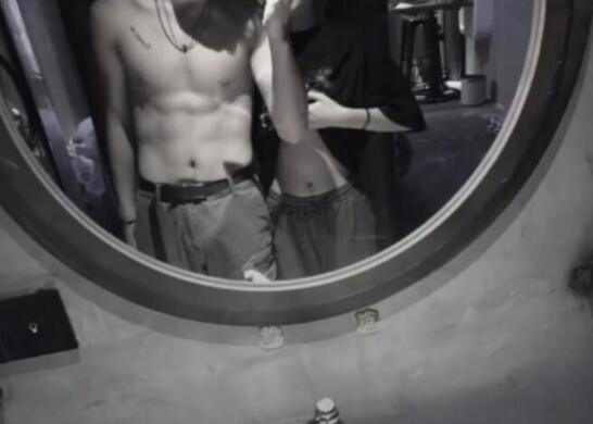 唔,好甜呢,水都流出来了 忍不了了宝贝快点来