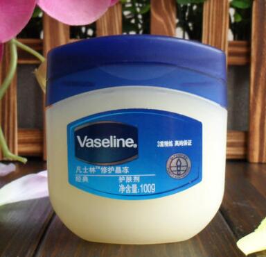 凡士林可以去黑头吗 去黑头收缩毛孔小窍门