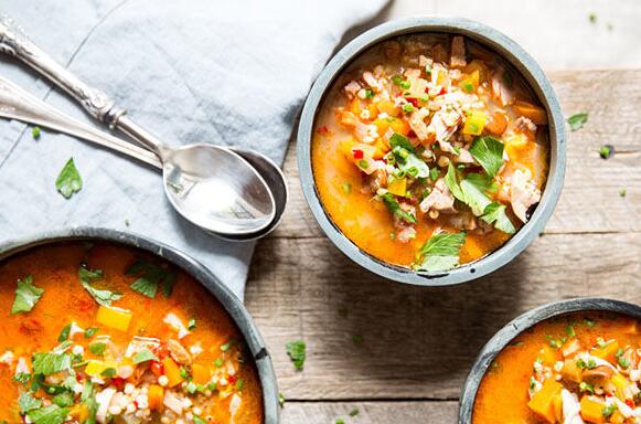 小月子丰胸食谱 胡萝卜炖牛肉防止韧带疲乏、下垂现象