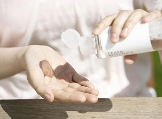 磨砂膏可以代替搓澡巾吗 身体磨砂膏使用顺序