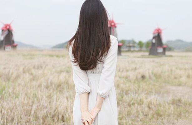 男人一见钟情的表现 每一个细微的表情或动作，都能反应出他的内心世界