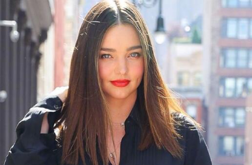 小说里面的高污片段 男朋友把我腿打开了