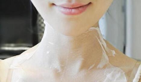 颈部脂肪粒太难看 去除颈部脂肪粒这几个小妙招快用起来