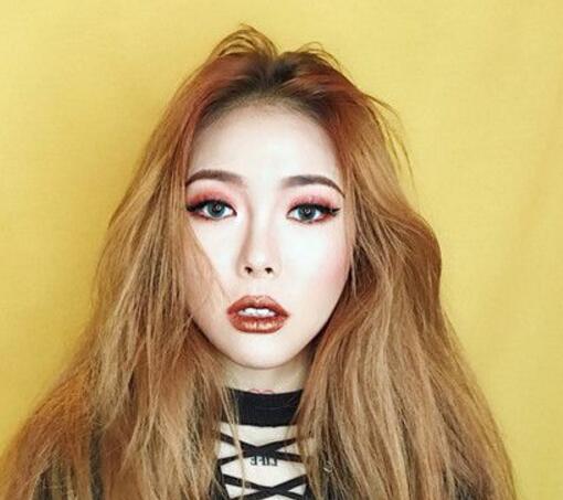 小说污力片段 半夜醒来闺密和他男朋友在拍拍