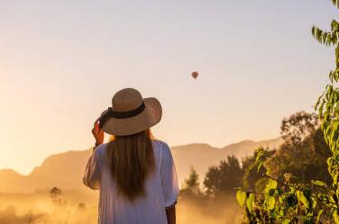 我甩了青梅竹马的男友，嫁给有钱老公生活是什么样子呢？