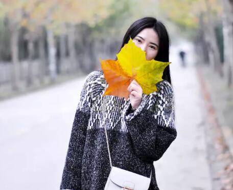 高度H文细节口述在学校要了校花的第一次