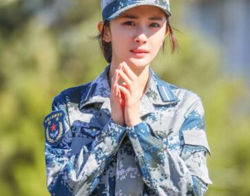 杨幂公布新恋情 居然是小个子的他 网友：刘恺威要气疯了！