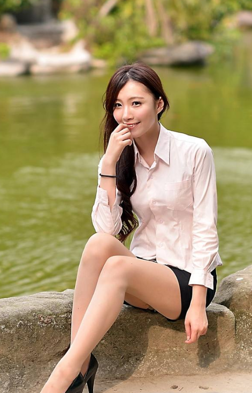 章厨房突然挺入在厨房切底征服 在厨房做啊呃呃