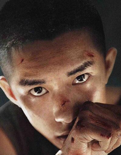 易烊千玺在《少年的你》首献荧幕初吻 少年的你爆红背后 哪些公司又要赚欢