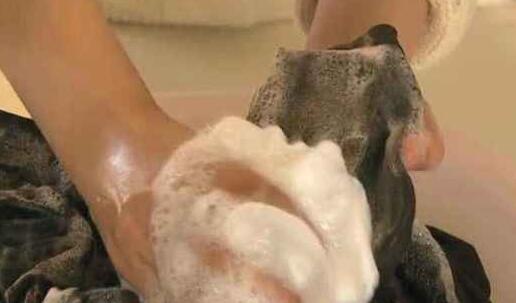 羽绒服怎么洗 羽绒服应该怎样洗最好呢？