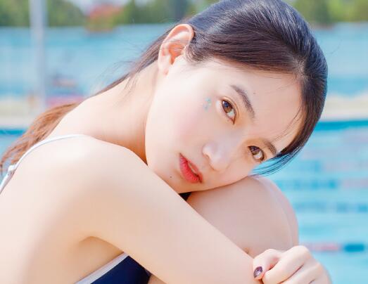 看着女友被巨大进入 前后两根同时被灌满