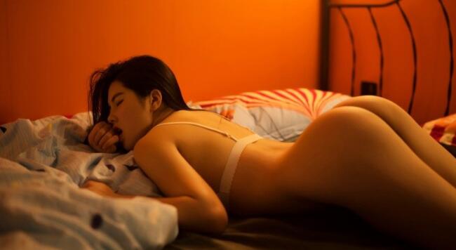 寂寞难耐的小妇,老公没用每天自己解决,盲人按摩睡了我