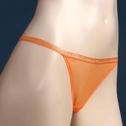 趁室友上班跟室友女朋友_里面一动一动的好会吸啊