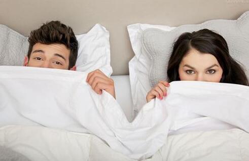 月经期间能同房吗，月经期间可以同房吗 月经期怎么过性生活