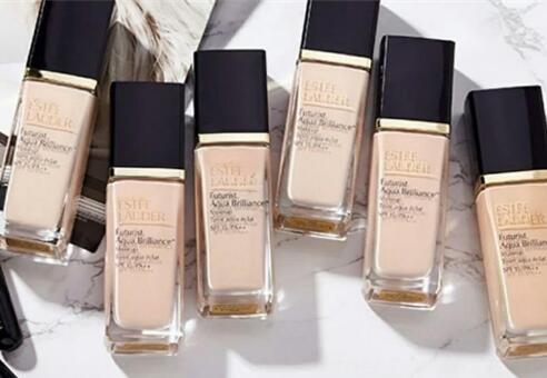 擦完粉底液起皮的原因 怎样防止擦完粉底液起皮