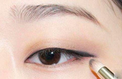 单眼皮眼妆要注意什么 单眼皮妹子如何化眼影