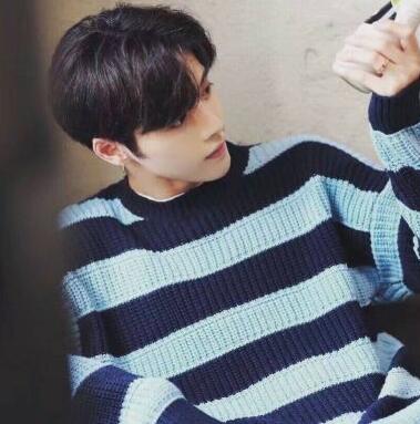 寡妇,快点好大好爽 不断的挺腰撞击着她