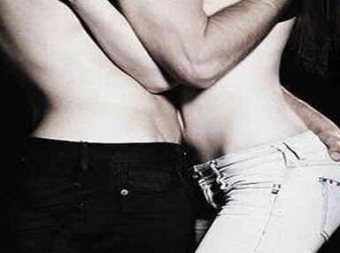 男生那方面很厉害，宝贝把它流在里面，插深点我要啊我要