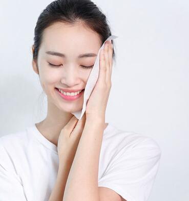 洗脸巾好还是毛巾好 洗脸巾和毛巾哪个好