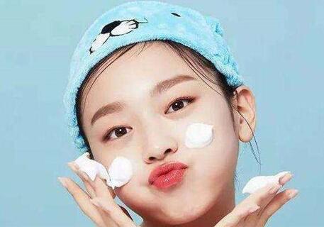 先用洗面奶还是先去角质 去角质的正确顺序